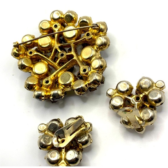 Verified 60's JULIANA D&E Set Gold & Brown 3D Floral Brooch & Clip On Earrings - Picture 5 of 7